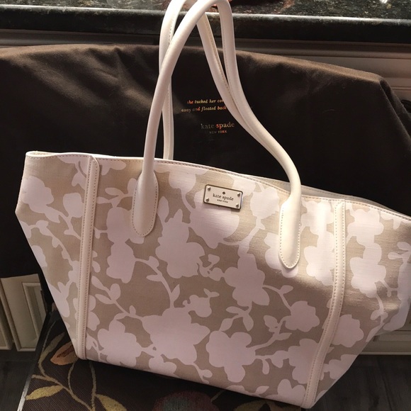 kate spade Handbags - NWT Kate Spade handbag